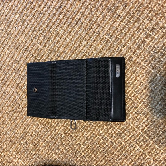 Tumi Small Card Key in Black - Picture 4 of 7